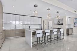 2500 SF Luxury 2BR 2.5BA Condo with Stunning Views
