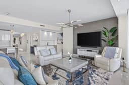 2500 SF Luxury 2BR 2.5BA Condo with Stunning Views