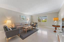 2BR 2BA Updated Beach Apt with Screened Patio