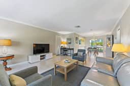 2BR 2BA Updated Beach Apt with Screened Patio