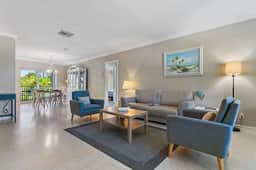 2BR 2BA Updated Beach Apt with Screened Patio
