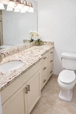Jupiter Bay Beach Condo - Image 4