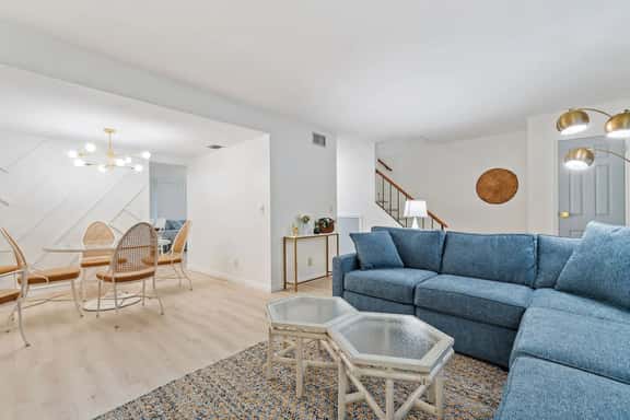 Elegant 3BR Wellington townhome - Image 1