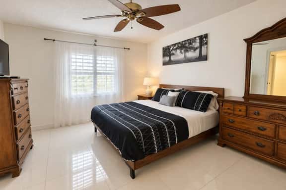 Jupiter Bay Beach Condo - Image 1
