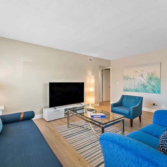 Modern 2BR 1BA Steps From The Singer Island Beach - Image 1