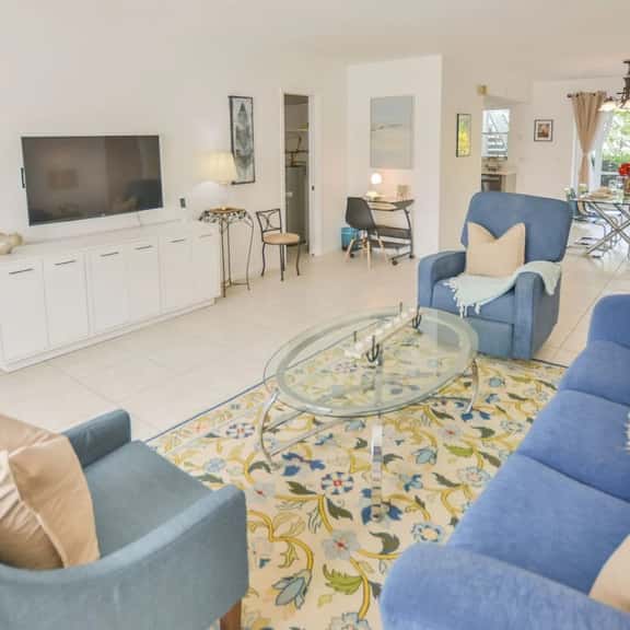 Walk to the beach 2BR 2BA 1300SF - Image 1