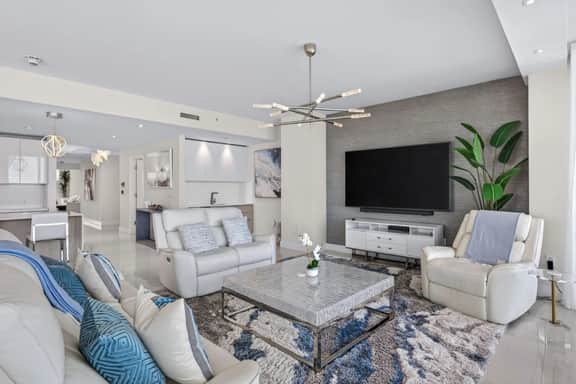 2500 SF Luxury 2BR 2.5BA Condo with Stunning Views