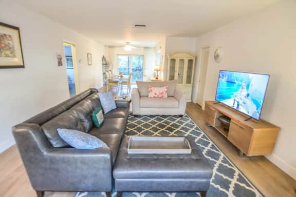 2BR 2BA Large Beach Apartment with Screened Patio