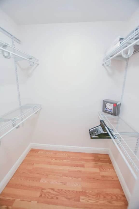 Beautiful 1st floor beach Jupiter condo on canal