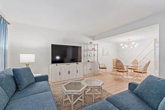Elegant 3BR Wellington townhome