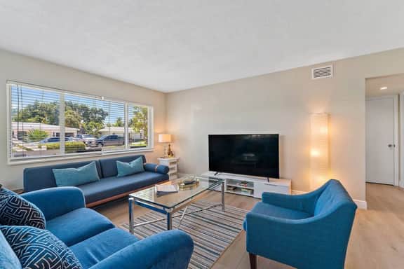 Modern 2BR 1BA Steps From The Singer Island Beach