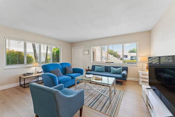 Modern 2BR 1BA Steps From The Singer Island Beach