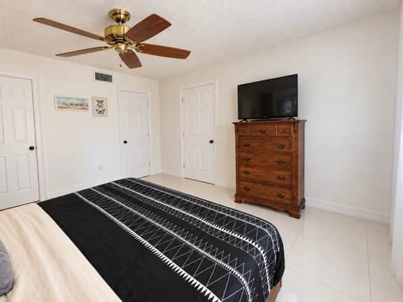 Jupiter Bay Beach Condo - Image 2