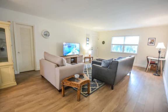 2BR 2BA Large Beach Apartment with Screened Patio