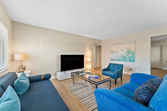 Modern 2BR 1BA Steps From The Singer Island Beach